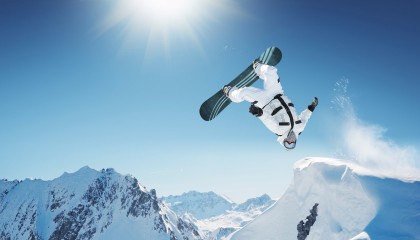 九游娱乐(jiuyou)官方网站-意甲：AC米兰3-0轻取斯佩齐亚，拉姆斯底线精彩扑救频频，米兰对斯佩齐亚